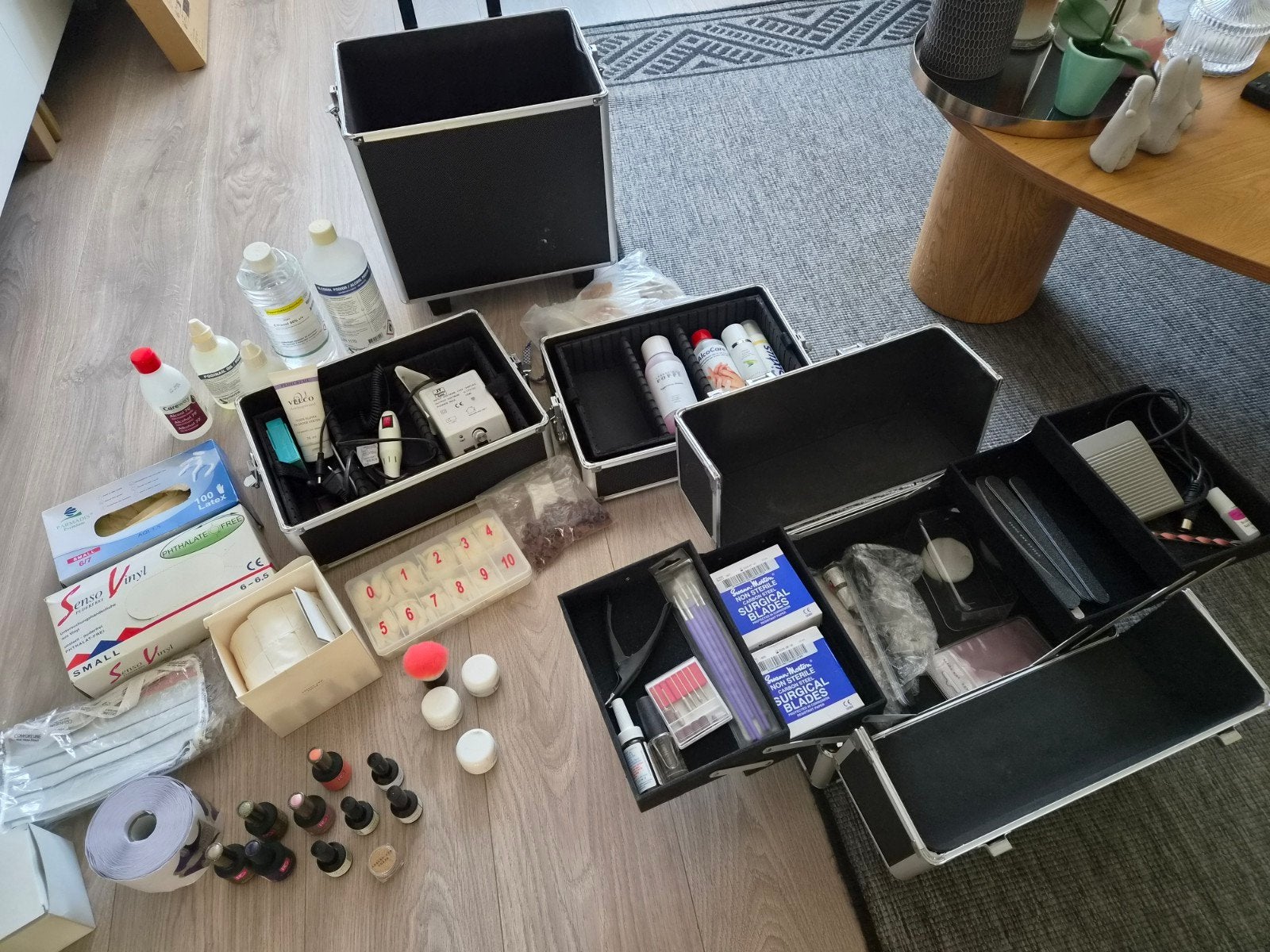 Nagels set met koffer, Ophalen