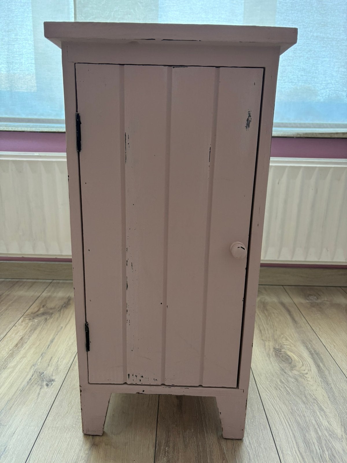 Brocante roze kastje, Ophalen