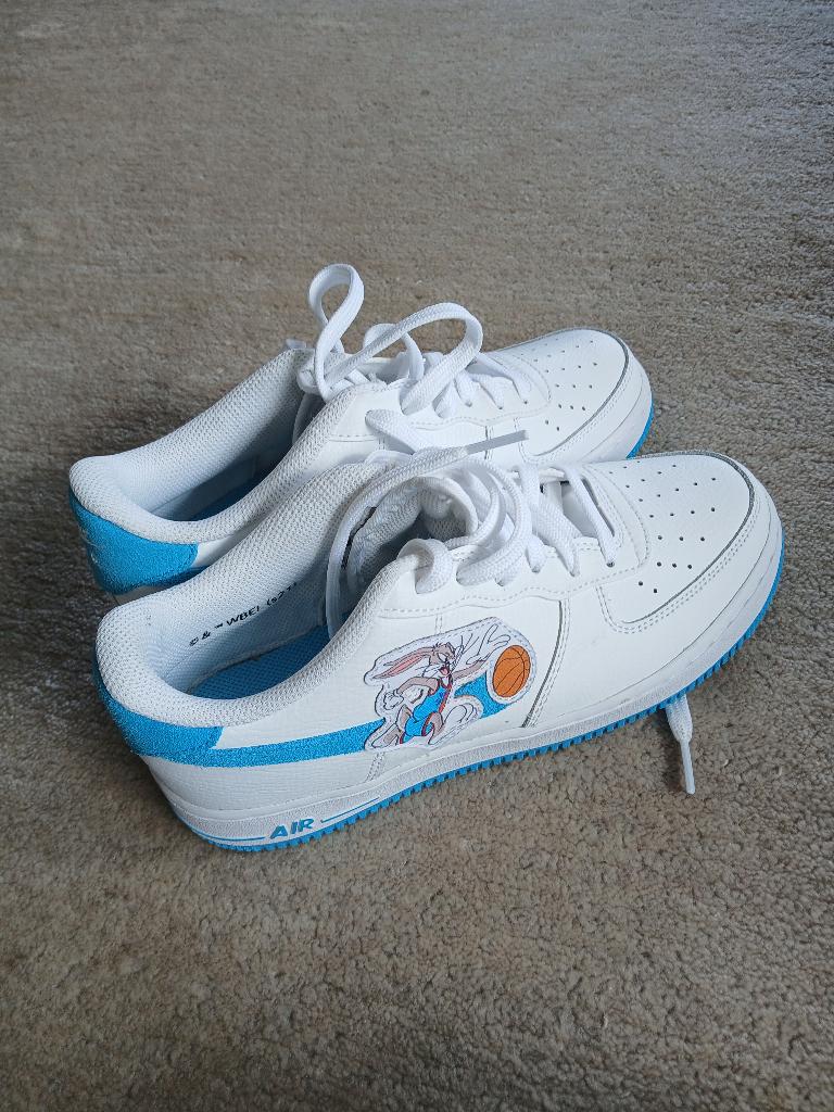 Nike Air Force 1 Low x  Bugs Bunny  Maat 38-39, Ophalen, Zo goed als nieuw, Wit, Sportschoenen