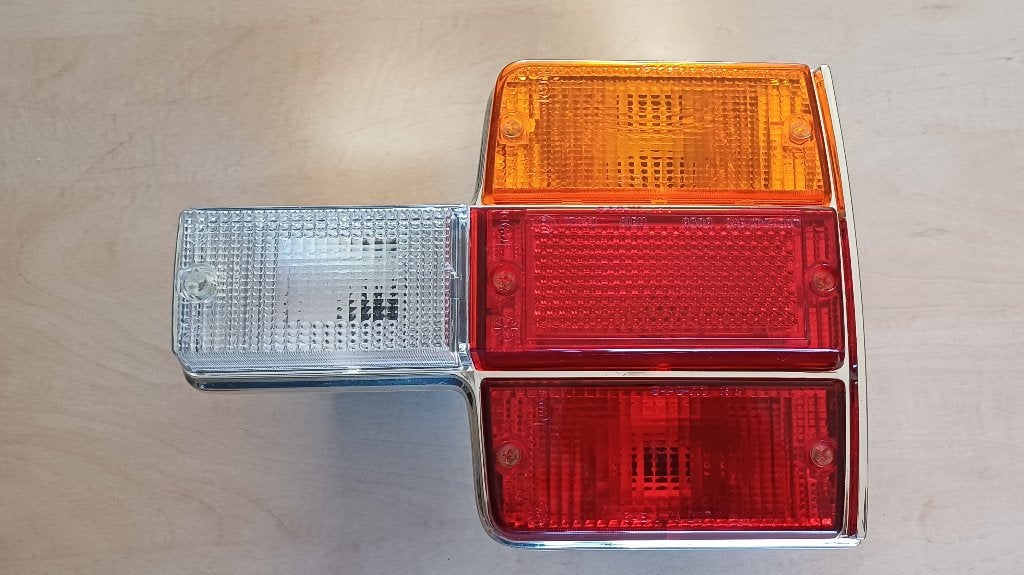Feu arrière droit des Fiat 131 et 131 Abarth. Nouveau., Autos : Pièces & Accessoires, Enlèvement ou Envoi, Fiat