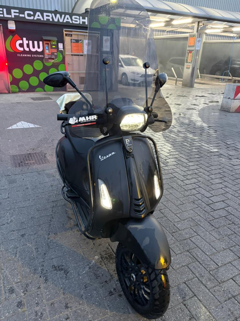 Vespa sprint notte 2020, Envoi, Comme neuf