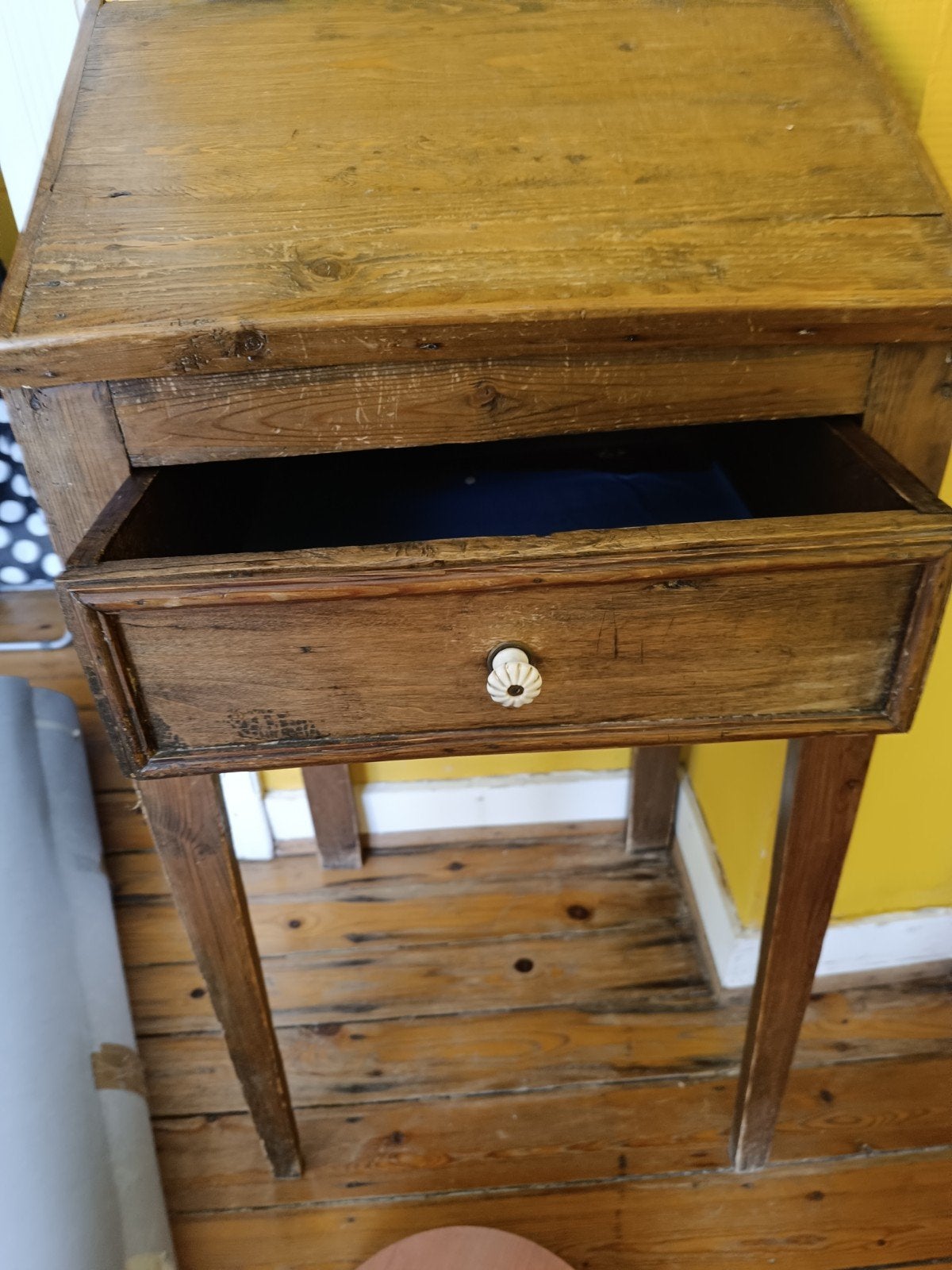 pupitre bois, Maison & Meubles, Armoires | Secrétaires, Enlèvement
