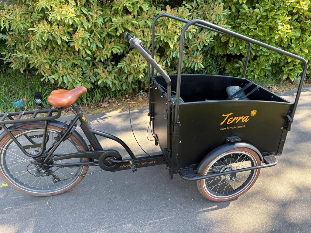 Elektrische Terra bakfiets met gps tekoop kan bezorgd worden, Ophalen of Verzenden, Zo goed als nieuw, Huif