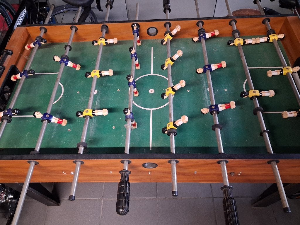 Kickertafel, Enfants & Bébés, Jouets | Tables de football, Enlèvement, Utilisé
