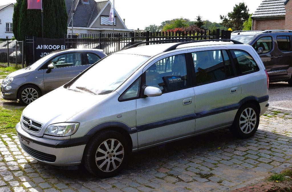 Opel Zafira 1.8i/7 Zit/Airco/Cruise Control, Auto's, Zwart, 4 cilinders, 7 zetels, Bedrijf
