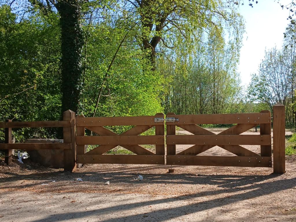 Eikenhouten landhek- beste prijs - Maatwerk product, Tuin en Terras, Tuinhekken en Hekwerk, Ophalen, Met poort, Nieuw, Spijlenhekwerk