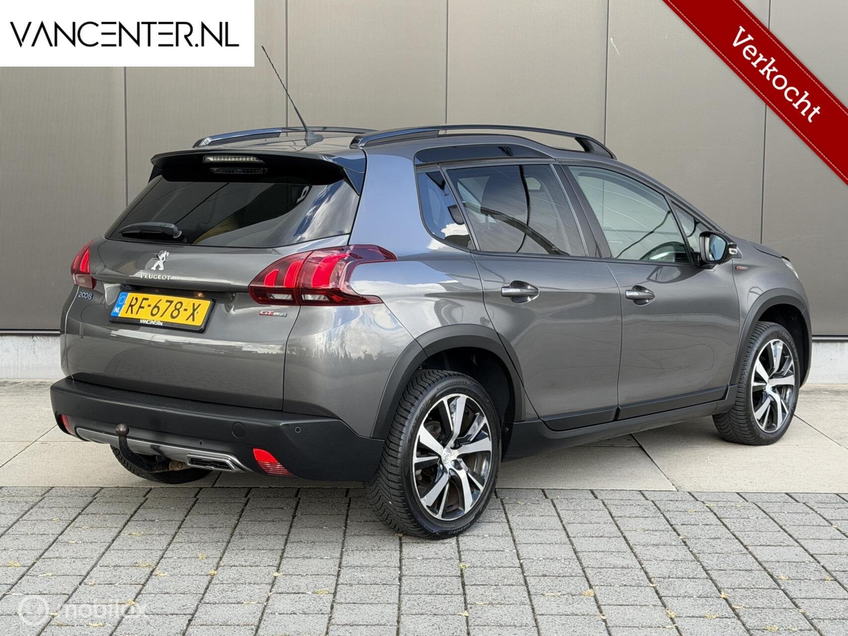 Peugeot 2008 1.2 110PK GT-line Carplay Trekhaak NIEUWE APK, Auto's, Voorwielaandrijving, Leder en Stof, Bedrijf, 5 deurs