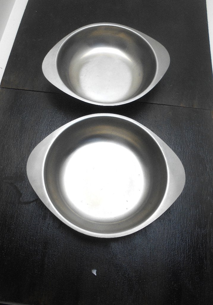 2 plats en inox Cornet 18/8, Maison & Meubles, Enlèvement ou Envoi, Comme neuf, Métal, Autres types