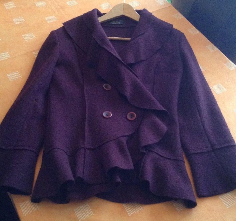Donker bordeauxrode jas van 100% wol, Kleding | Dames, Jassen | Winter, Ophalen of Verzenden, Zo goed als nieuw, Maat 38/40 (M)