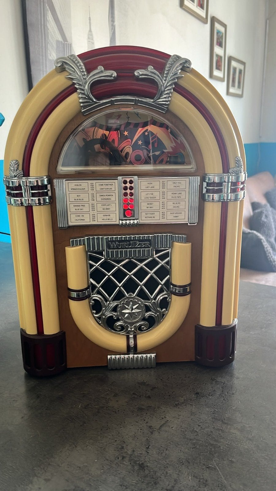 Leuke retro radio in vorm van mini jukebox, Enlèvement, Comme neuf, Radio