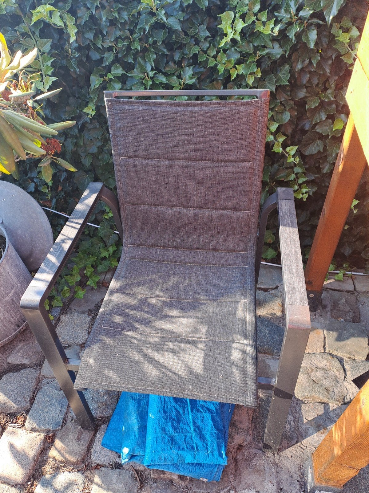 Mooie terrasstoelen, Enlèvement