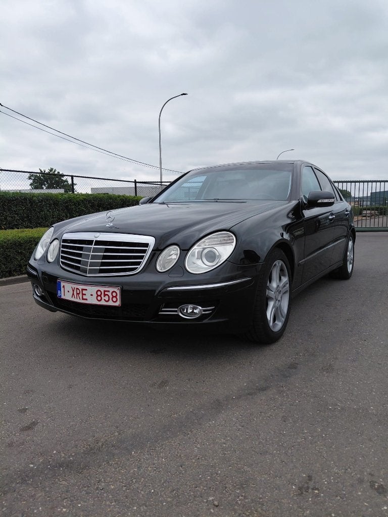 Mercedes E200 CDI W211 Automaat/Facelift/Avantgarde, Auto's, Automaat, Parkeersensor, Zwart, Leder en Stof