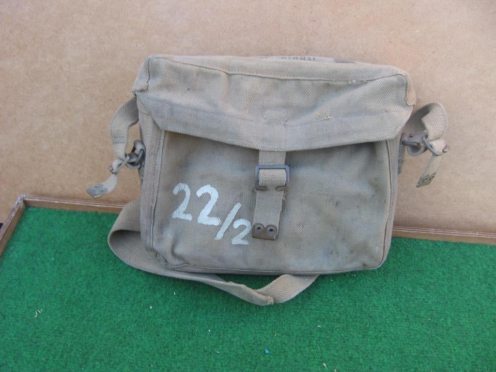US Signalcorps 1944 Pouch & inhoud, Verzamelen, Ophalen of Verzenden, Landmacht, Overige typen