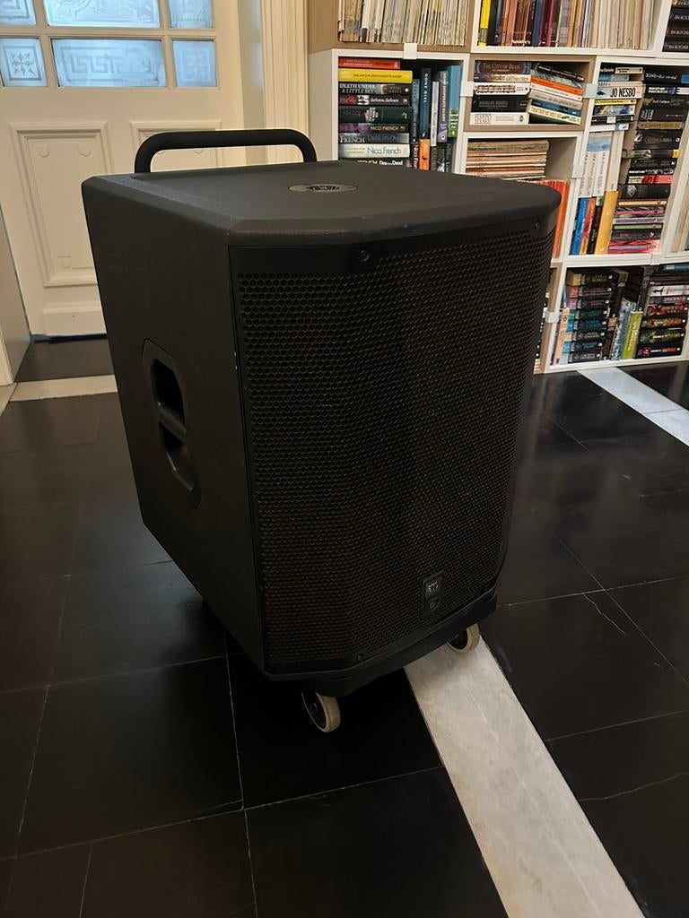 JBL PRX 618S, Enlèvement, Utilisé, JBL