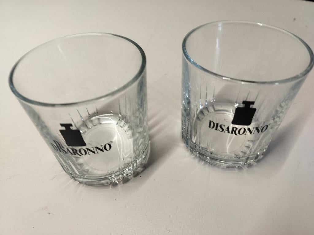 2 glazen Disaronno, Enlèvement