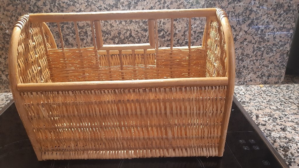 Rotan krantenhouder - tijdschriftenhouder, Huis en Inrichting, Ophalen, Gebruikt
