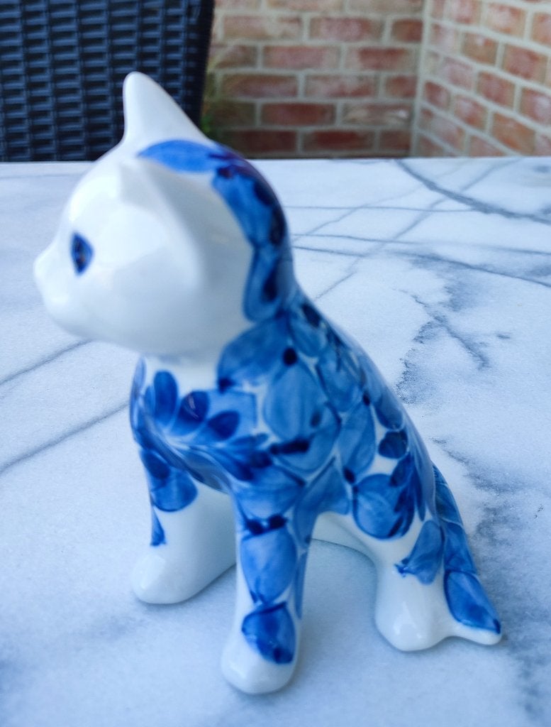 Superbe chaton. Porcelaine peinte à la main. H. 12 cm, Enlèvement ou Envoi, Comme neuf, Animal