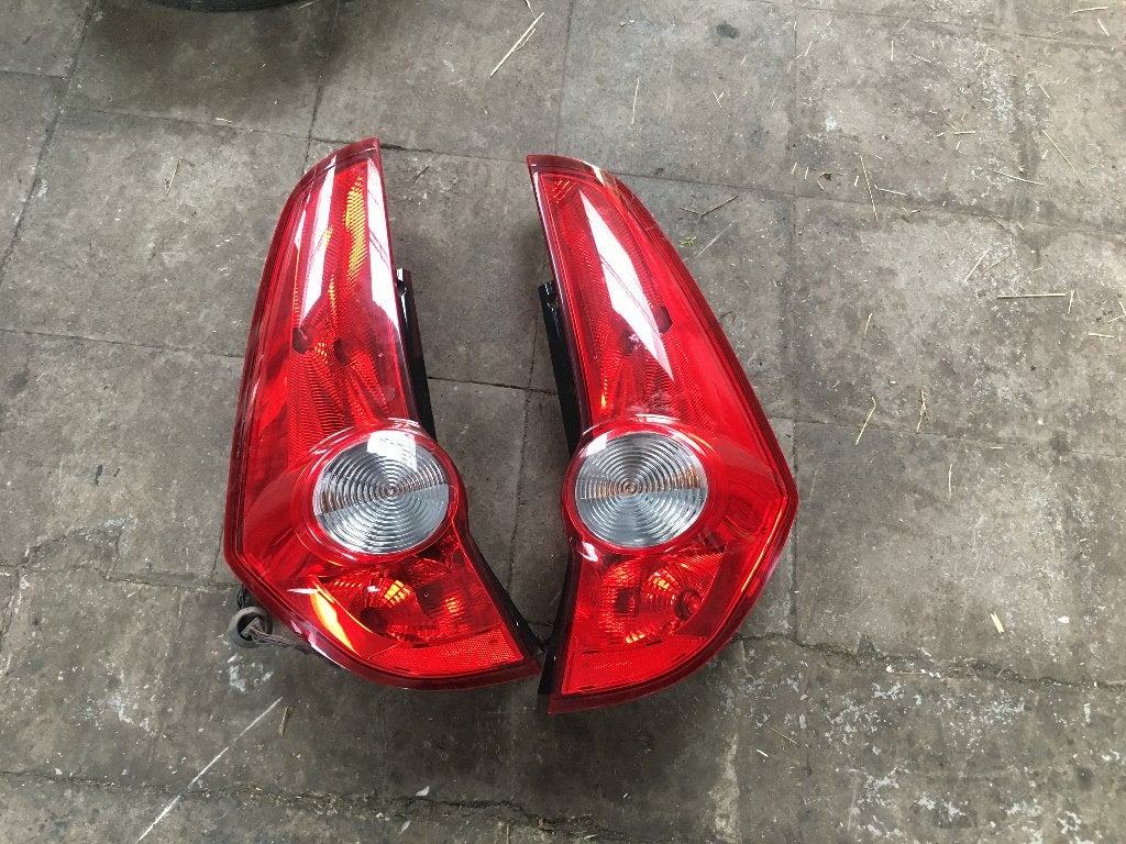 FEU ARRIERE OPEL AGILA B, RUE BRIGADE PIRON 307, Enlèvement, Utilisé, Garage_bila@yahoo.fr