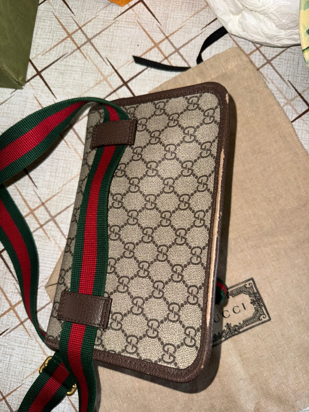 Saccoche gucci, Bijoux, Sacs & Beauté, Sacs | Sacs à bandoulière, Enlèvement ou Envoi, Comme neuf, Autres marques