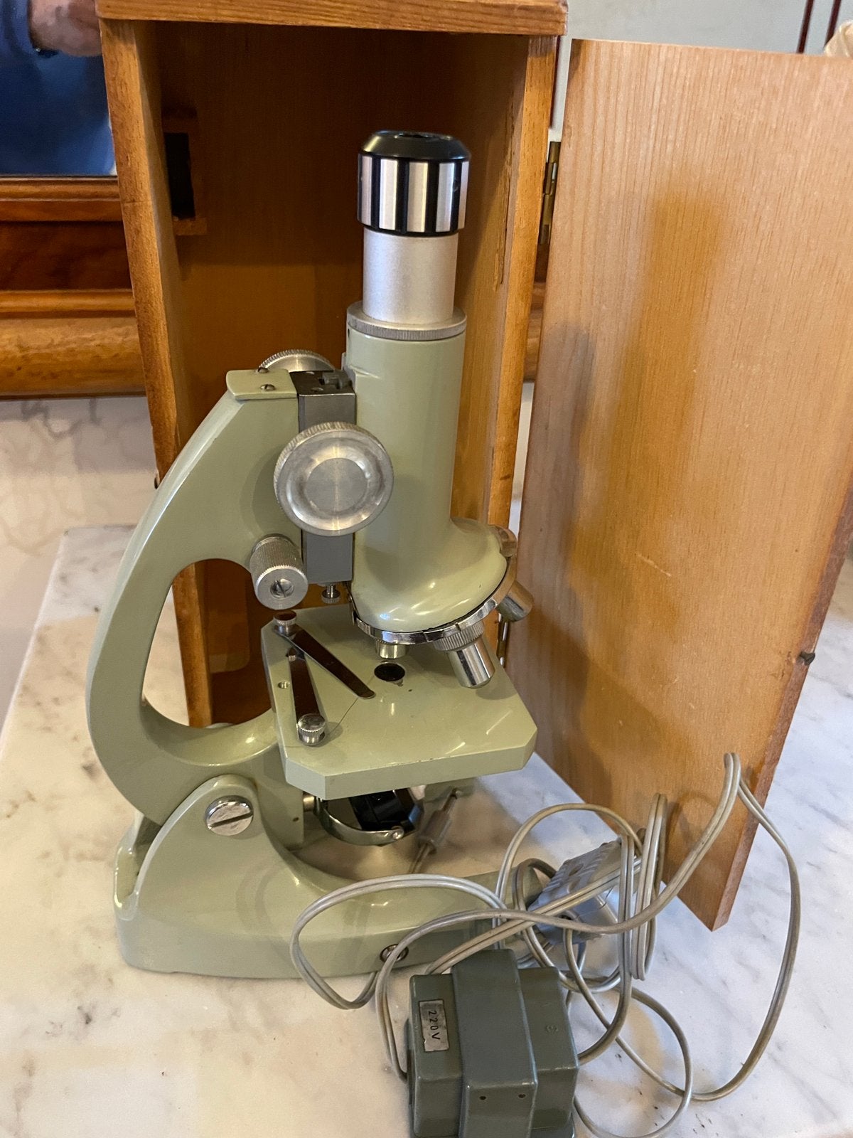 Microscope de pharmacie zoom 10-1200x marque SNS, Enlèvement, Comme neuf