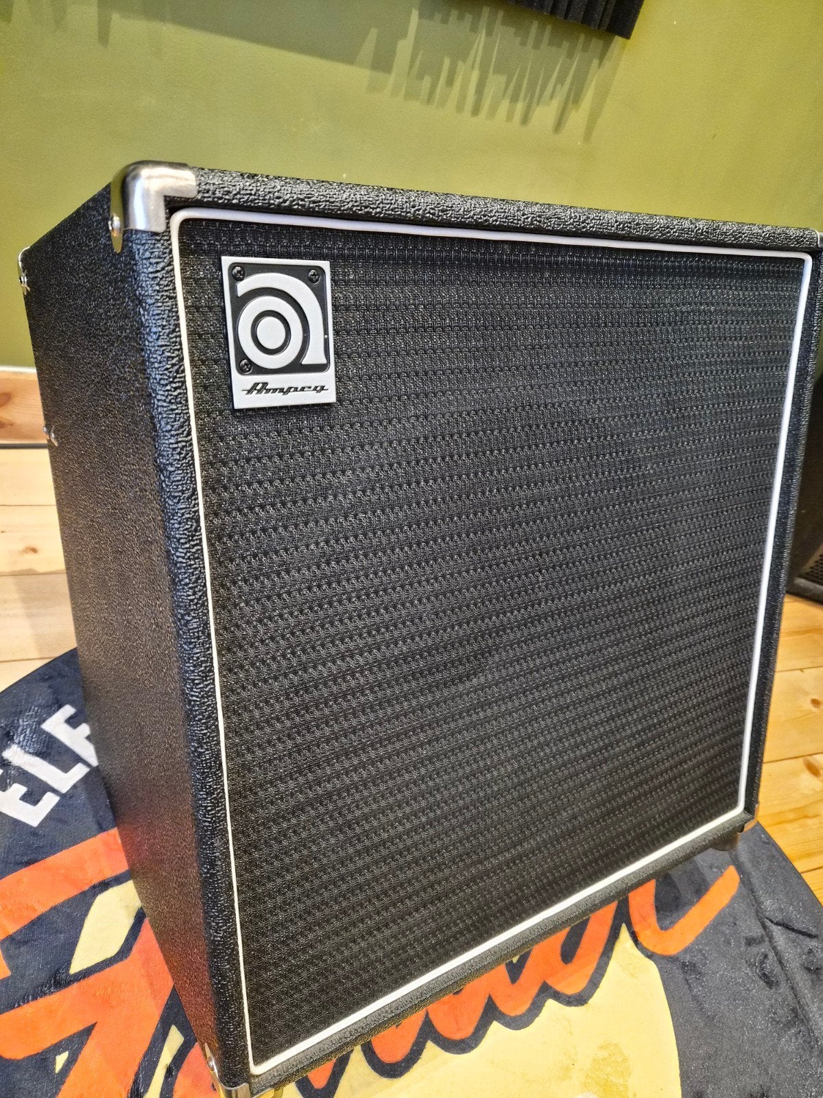 Ampli Combo basse Ampeg 15" BA-115 ; 100W RMS, Musique & Instruments, Enlèvement, Comme neuf, Guitare basse, 100 watts ou plus