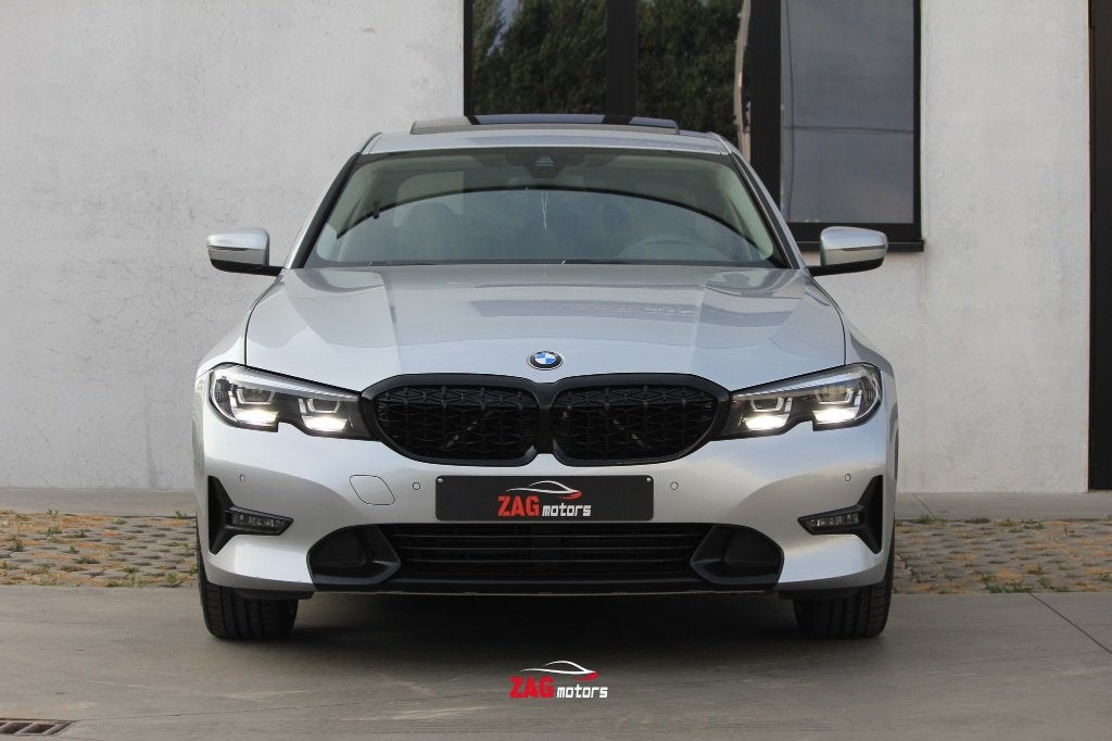 BMW 318i Sport Line |71.000km|Pano|CarPlay|19" M|LED, Auto's, BMW, 4 cilinders, Leder en Stof, 5 deurs, Lichtsensor