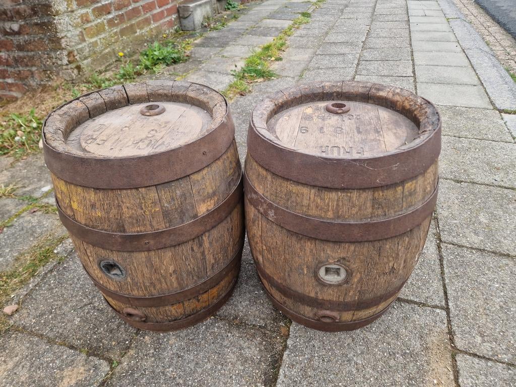 2 fûts en bois authentiques – décoration rustique – 100 € le