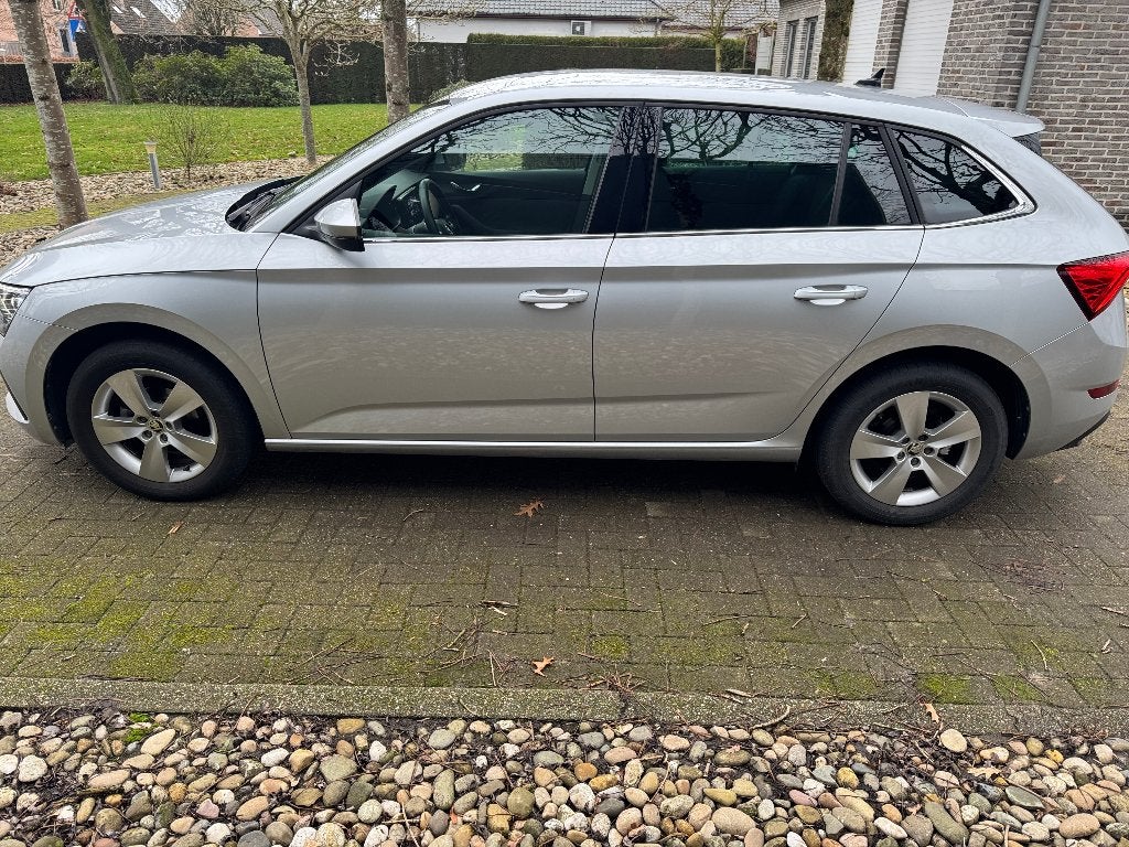 Skoda Scala, Autos, Skoda, Argent ou Gris, Euro 6, Entreprise, USB