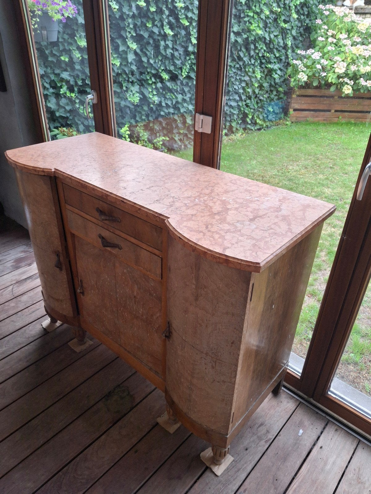 Dressoir met marmeren blad, Ophalen