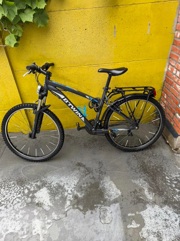 B-Twin Rockrider 340, Fietsen en Brommers, Ophalen, Velgrem, 14 inch of minder, Handrem