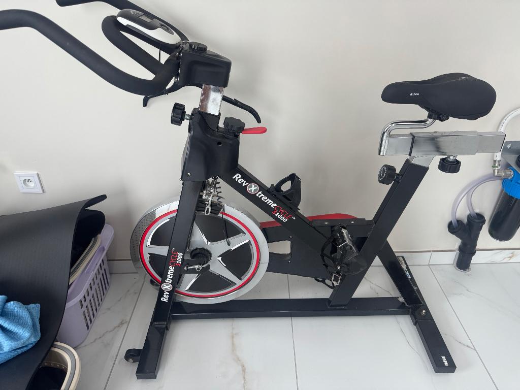 Vélo d’appartement revxtreme cycle s1000, Enlèvement, Utilisé