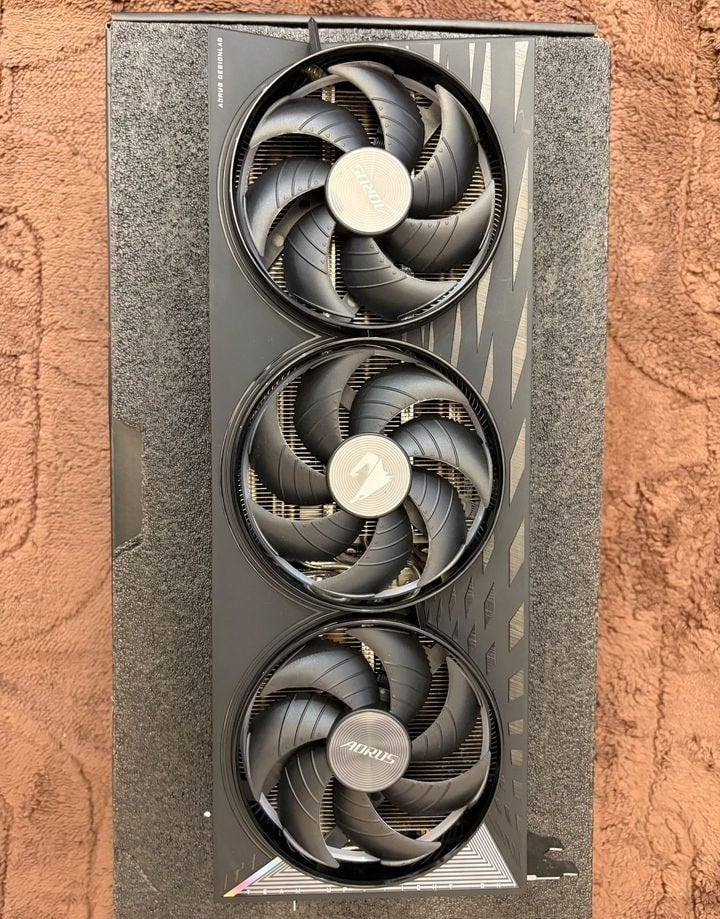 Gigabyte AMD RX 9070 XT Aorus Elite, Computers en Software, Videokaarten, Ophalen of Verzenden, Zo goed als nieuw, Overige soorten