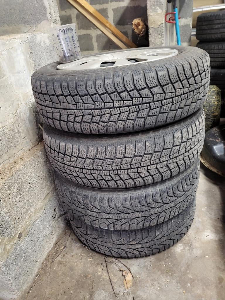 4 Jantes Toyota Yaris + pneus hiver, Ophalen, Winterbanden, Band(en)
