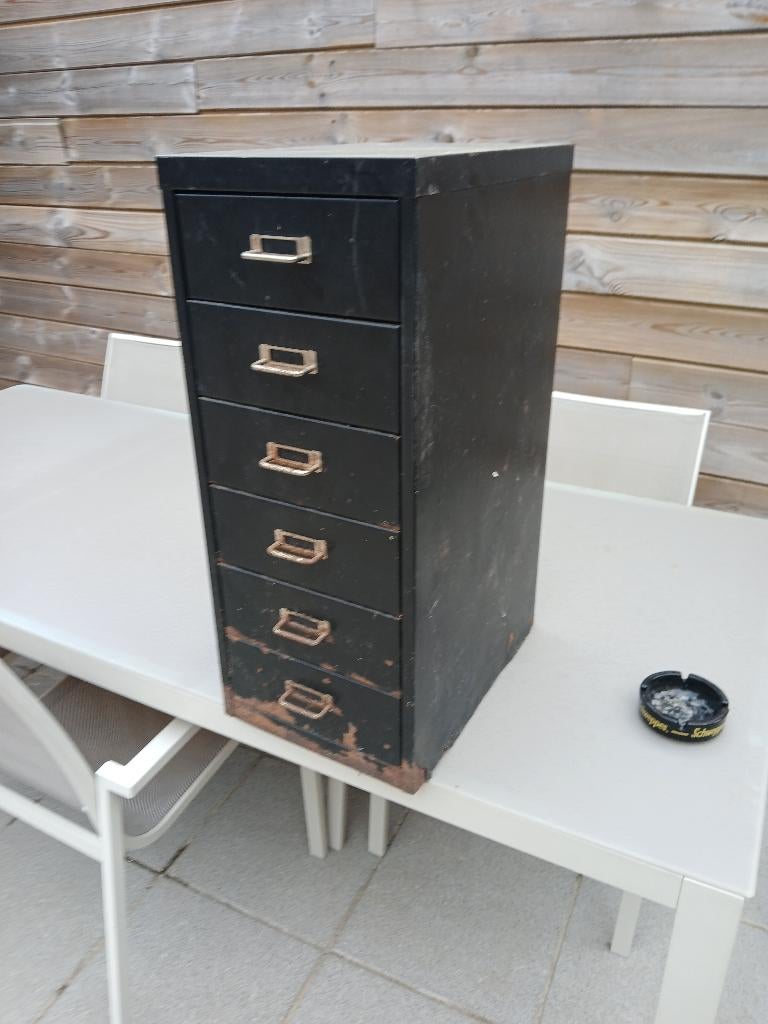 MATERIAAL KASTJE, Ophalen