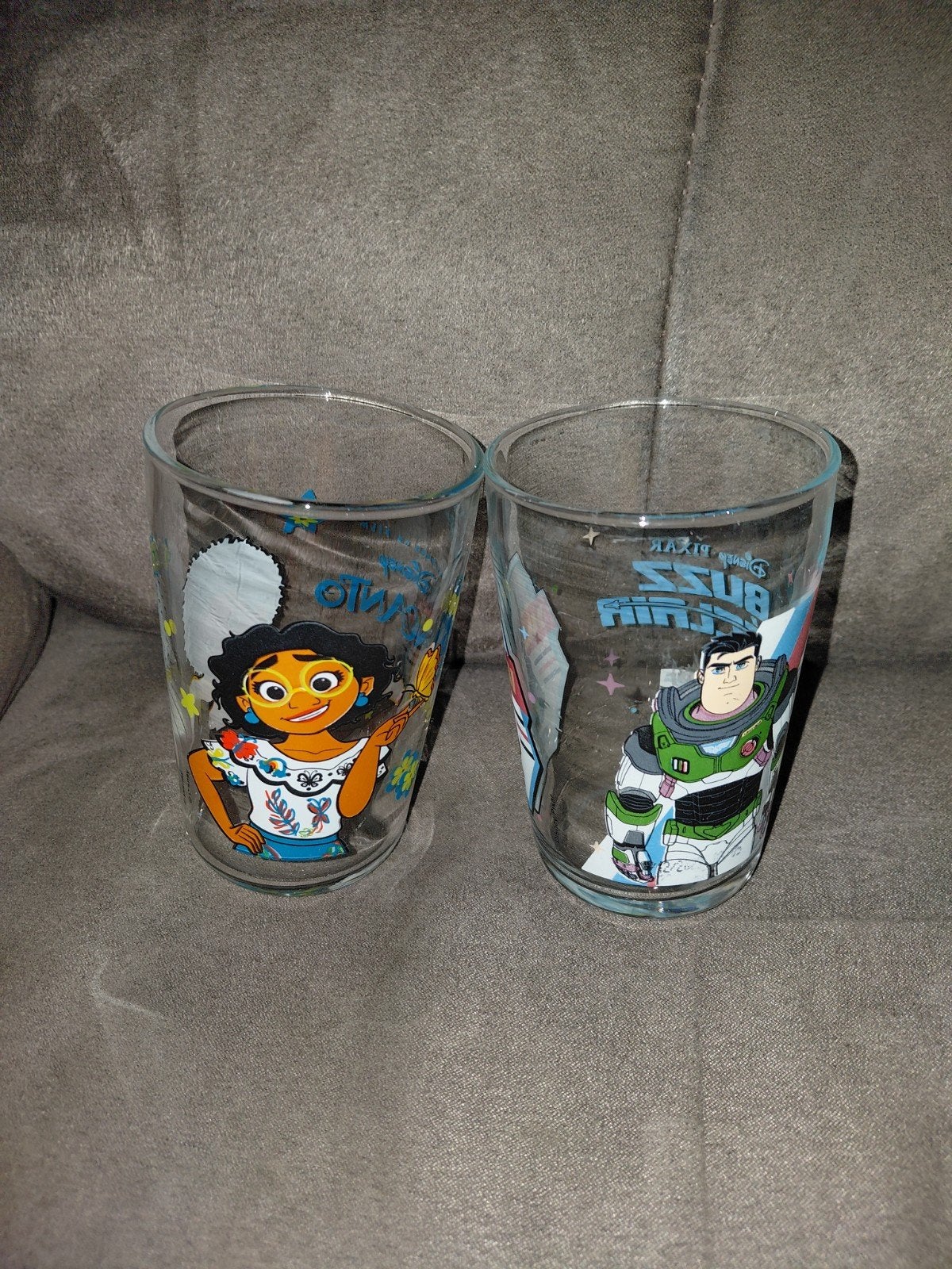 2 verres amora encanto et buzz l'éclair, Enlèvement
