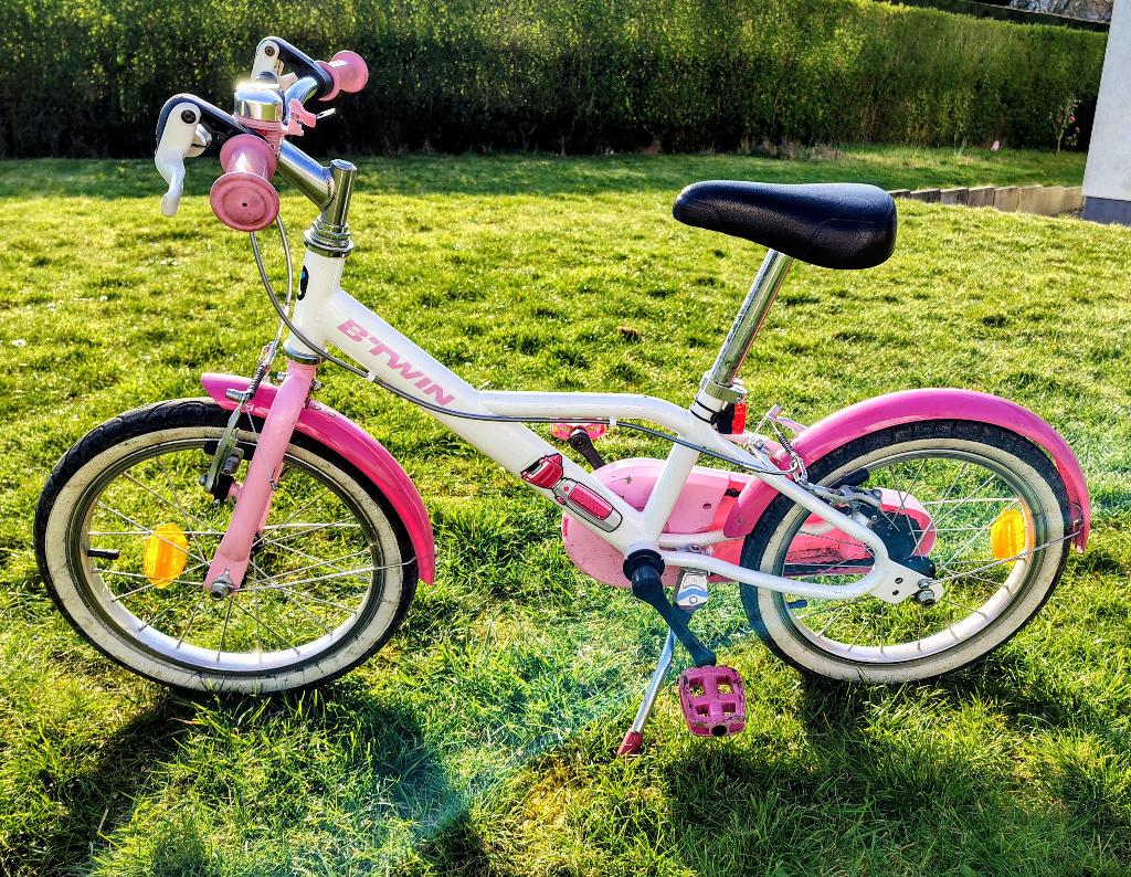 16 INCH FIETS 4-6 JAAR OUD 500 DOCTO GIRL B'TWIN, Ophalen, Gebruikt, Velgrem, Handrem
