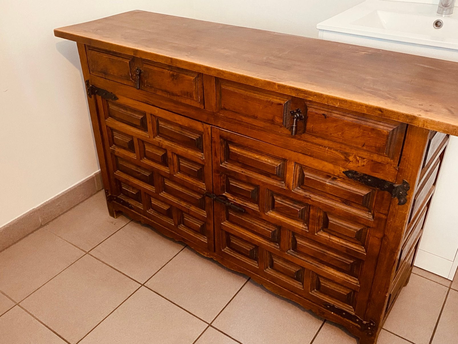 Buffet ancien  134x39 H: 80, Avec tiroir(s), 25 à 50 cm, Enlèvement, Utilisé