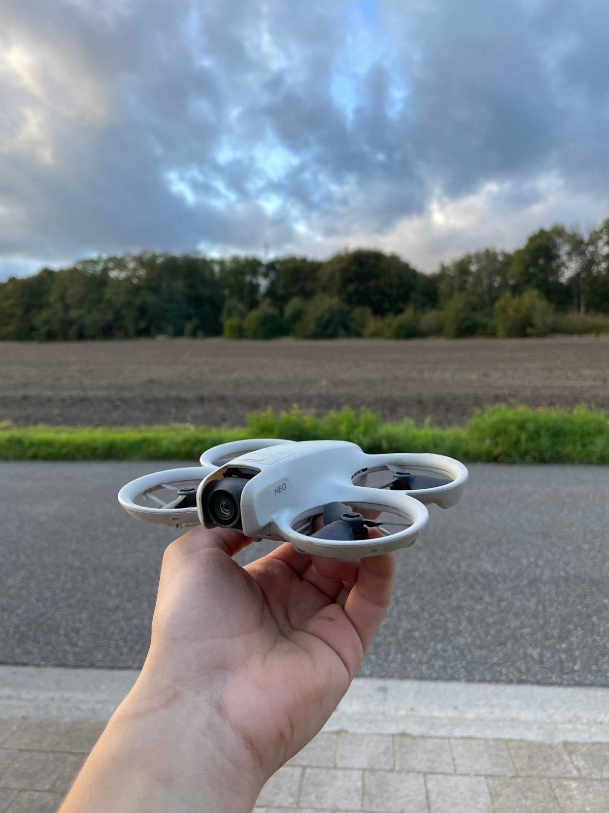 Dji Neo, TV, Hi-fi & Vidéo, 250 à 900 g, Retour au point de départ, 5 à 10 km, Comme neuf