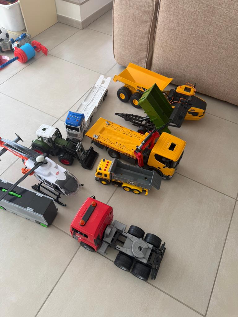 Speelgoed auto’s, Kinderen en Baby's, Speelgoed |Speelgoedvoertuigen, Ophalen, Zo goed als nieuw