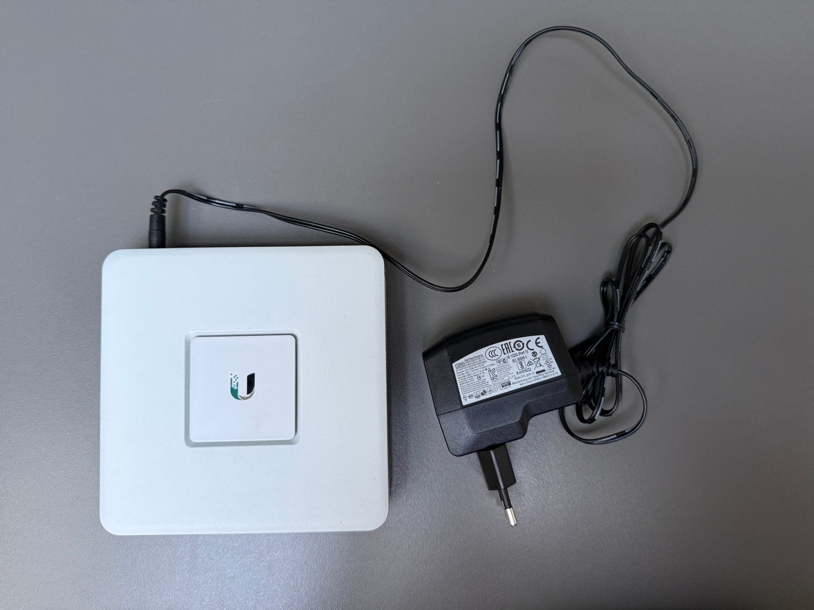 Ubiquiti Unifi USG-3P gateway, Enlèvement ou Envoi, Utilisé, Routeur