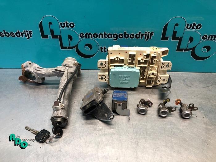 Serrure de contact + ordinateur d'un Toyota Funcruiser (Func, -, 3 mois de garantie, Toyota, Utilisé