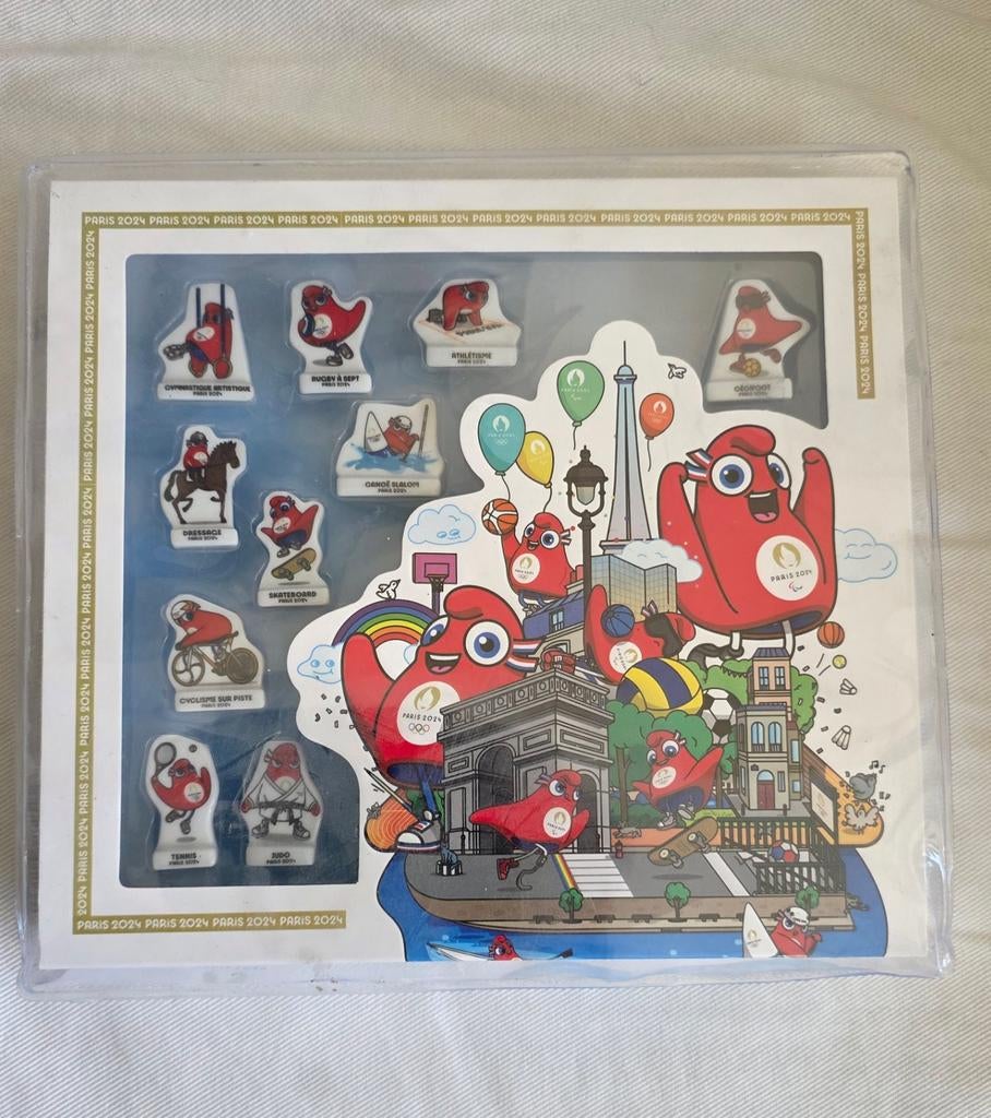 Coffret de figurines fèves jeux olympiques Paris., Enlèvement ou Envoi