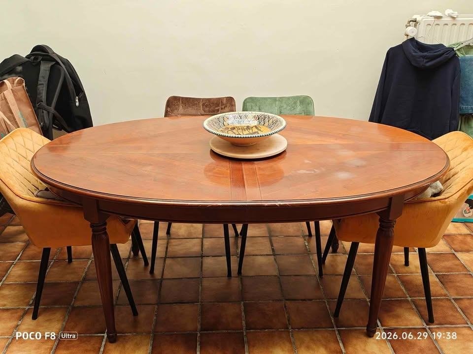 Table de salle à manger ovale et extensible de style Louis, Maison & Meubles, 50 – 75, Louis XVI, 150 à 200 cm, 100 à 150 cm