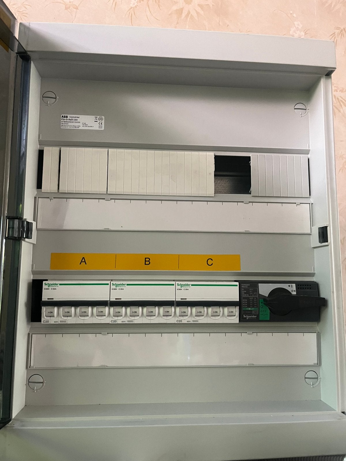 Compteur électrique triphasé ABB Schneider 63A 3x400V + N, Enlèvement