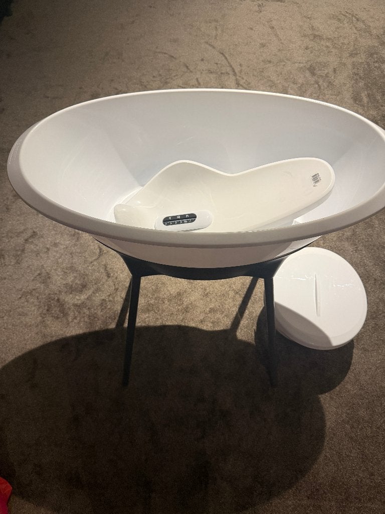 Luma babybad met standaard en luieremmer, Enfants & Bébés, Bains & Soins, Autres marques, Enlèvement, Utilisé, Standard