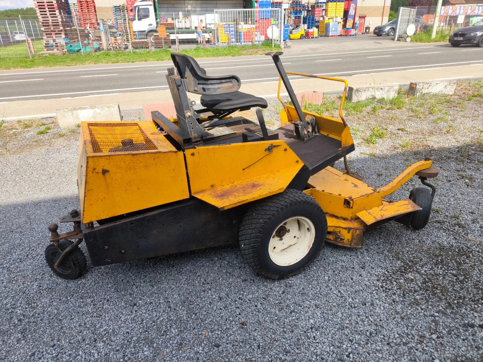 Tracteur tondeuse professionnel, Utilisé, Briggs & Stratton, Démarrage électrique