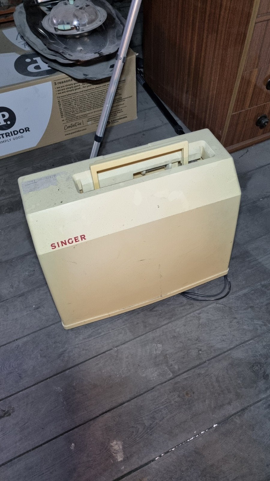 Singer Sequence 10 – Vintage – Avec valise, Enlèvement