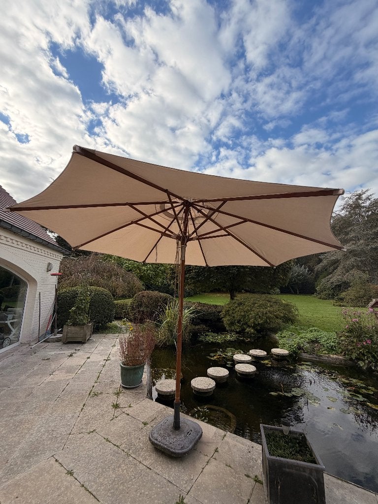 À VENDRE – Grand parasol de jardin en bois – 3,35 m, Tuin en Terras, Ophalen, Kantelbaar, Gebruikt, 2 tot 3 meter