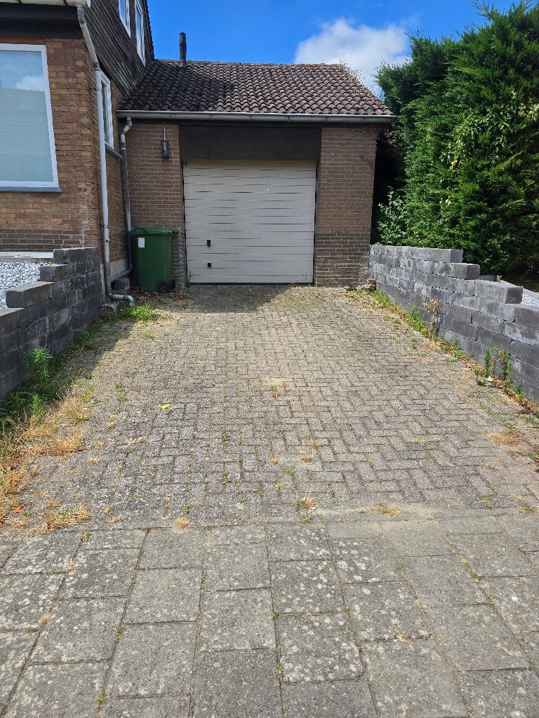 Gratis betonklinkers 30 m² – uitbreken/ophalen voor 15 juli, Tuin en Terras, Tegels en Klinkers, Ophalen, Overige materialen, Gebruikt