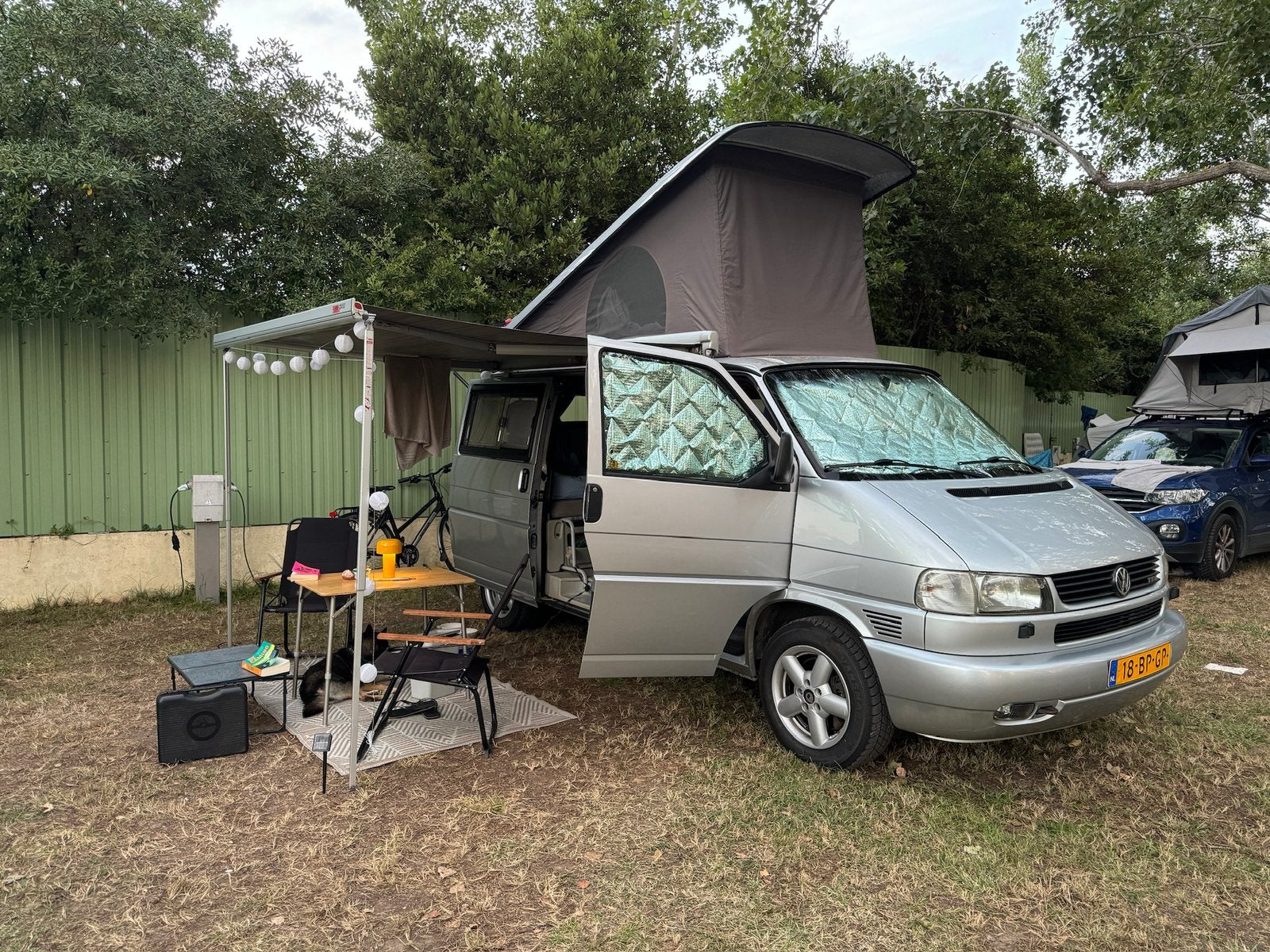 VW T4 - 2002 Camper 2.5 TDI - 151 pk - APK 2026, Caravans en Kamperen, Mobilhomes, Buscamper of Camperbus, Volkswagen, Particulier
